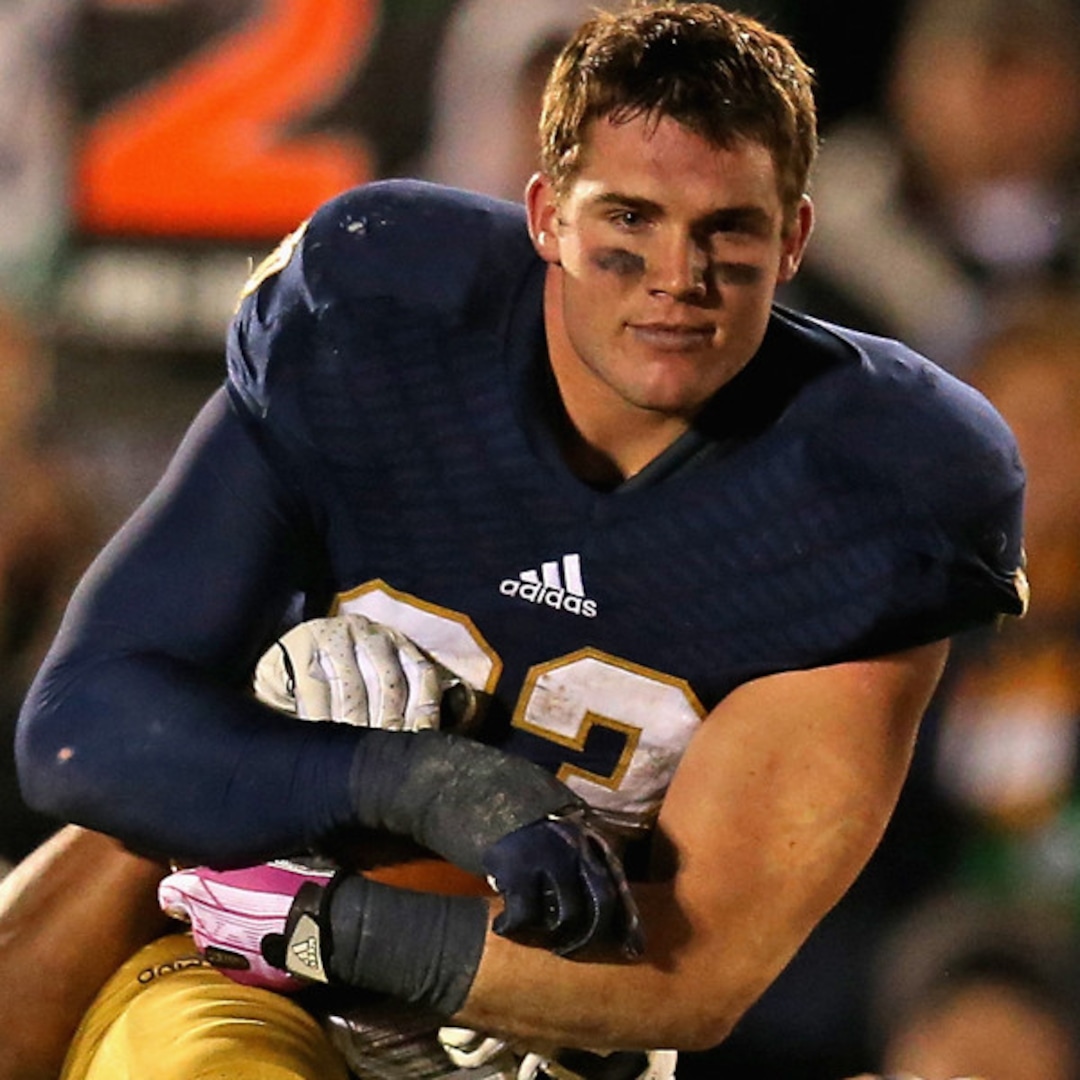 Notre Dame Football Player Is Ridiculously Photogenic notre-dame-football-player-is-ridiculously-photogenic